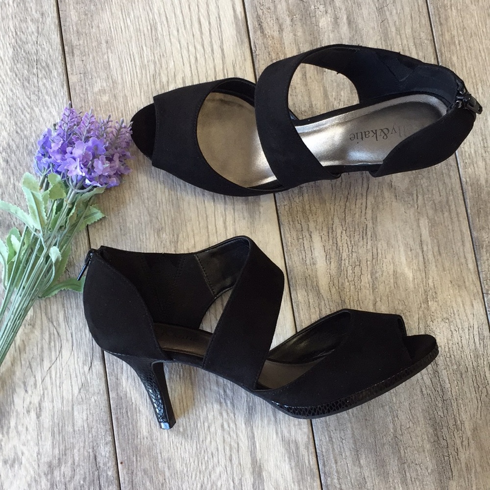 Kelly & Kate Strappy Heal Back Zipper